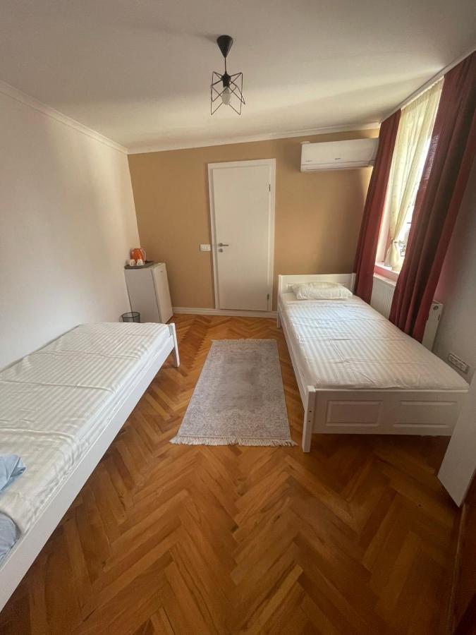 Guesthouse 12A 普里什蒂纳 外观 照片