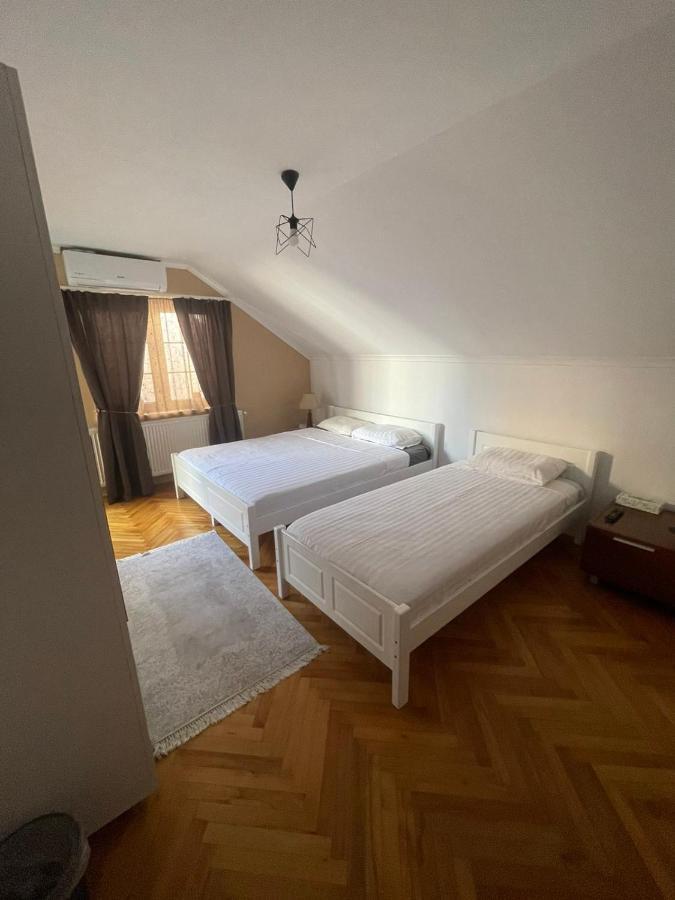 Guesthouse 12A 普里什蒂纳 外观 照片