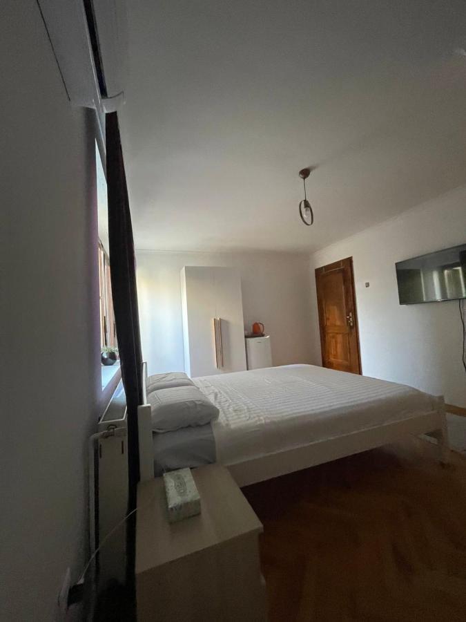 Guesthouse 12A 普里什蒂纳 外观 照片